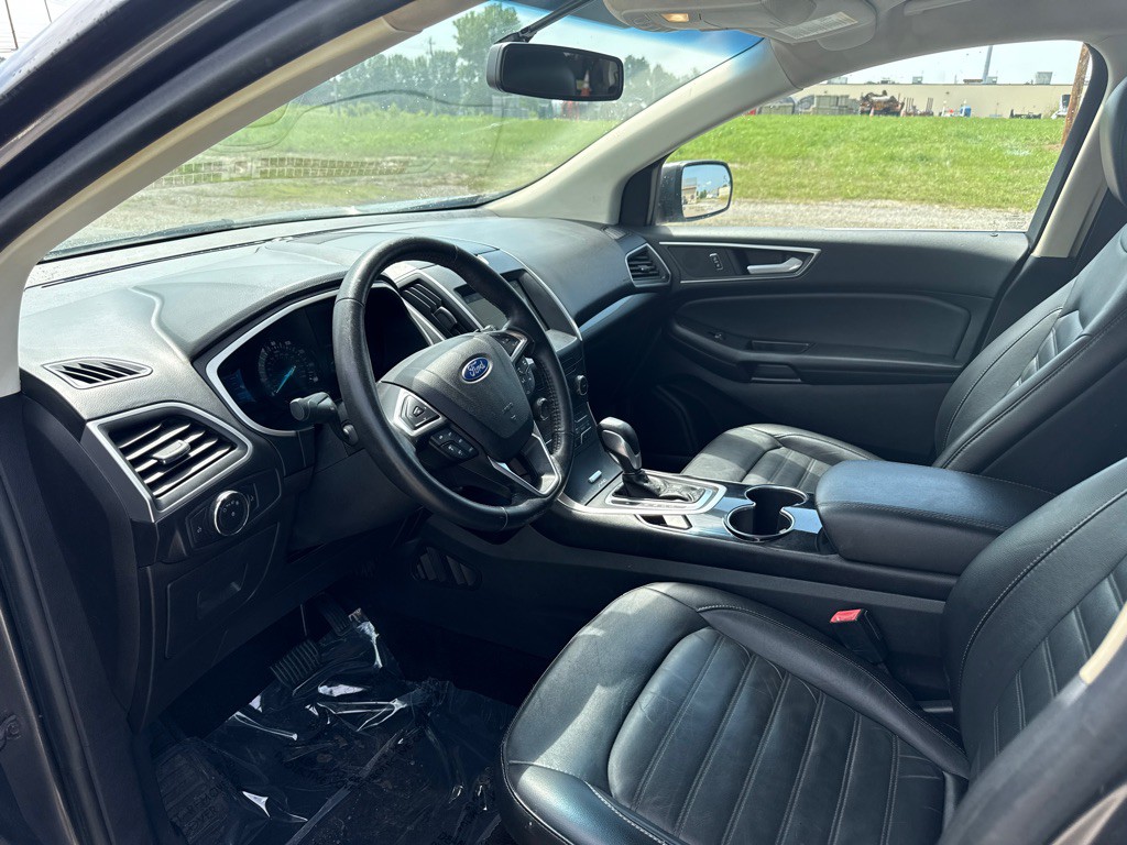 2017 Ford Edge Image 9
