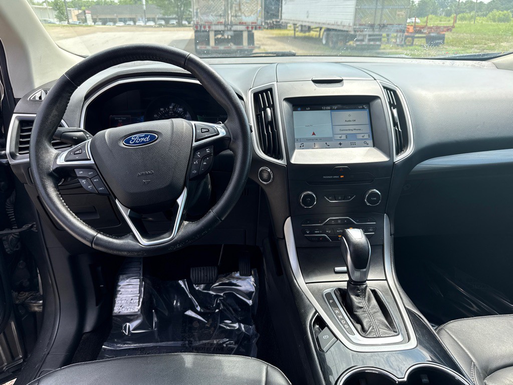2017 Ford Edge Image 11