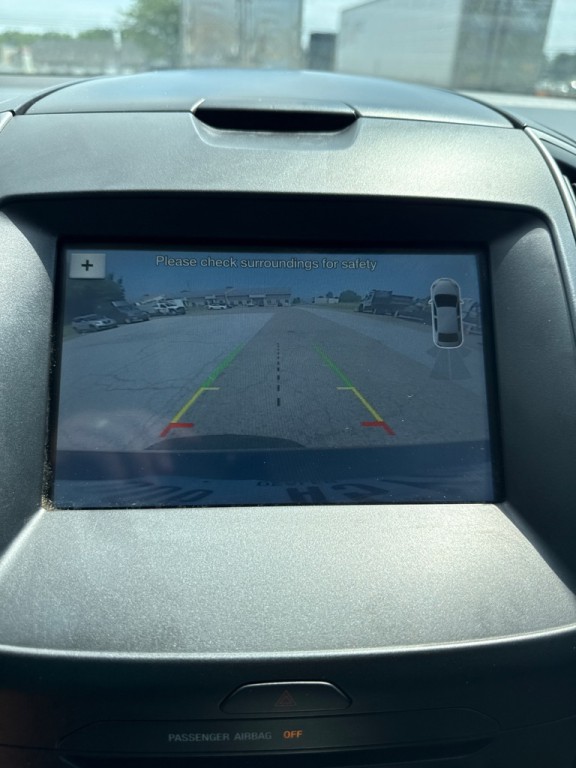 2017 Ford Edge Image 16