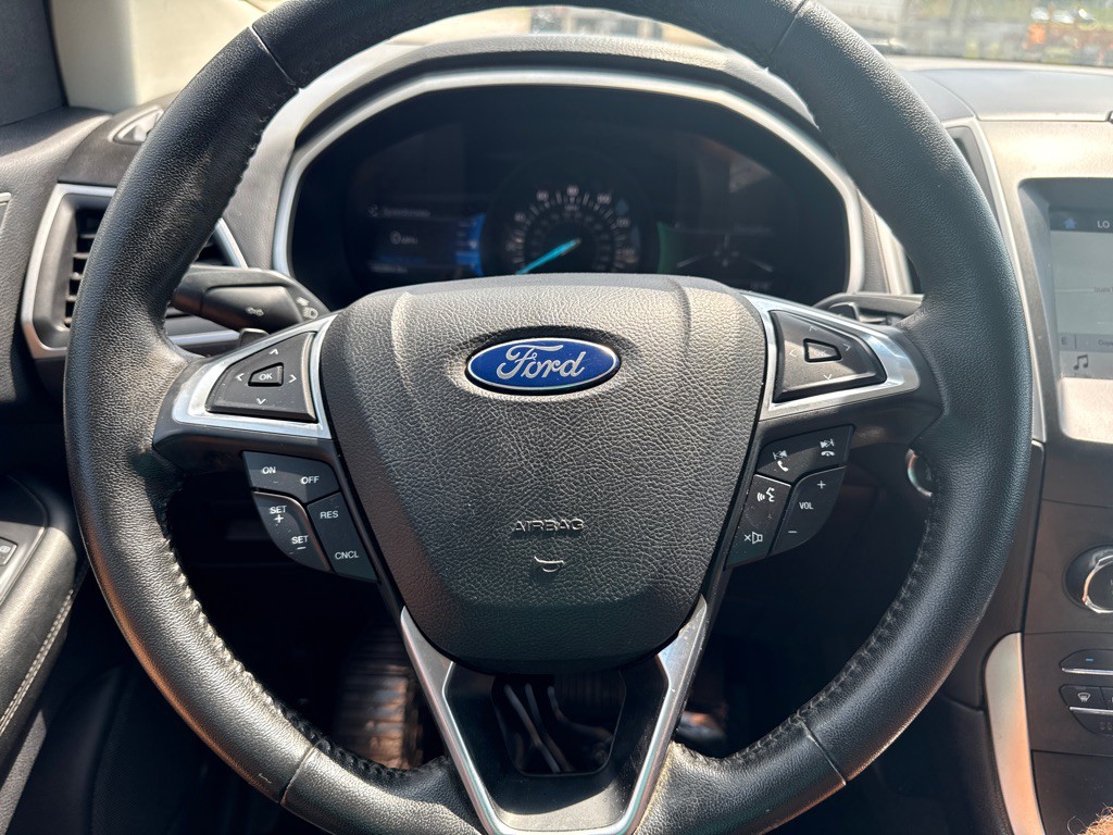 2017 Ford Edge Image 18