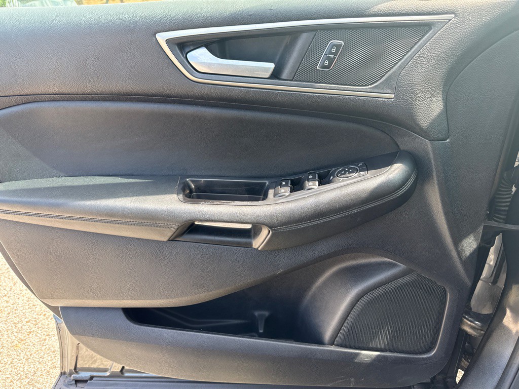 2017 Ford Edge Image 20