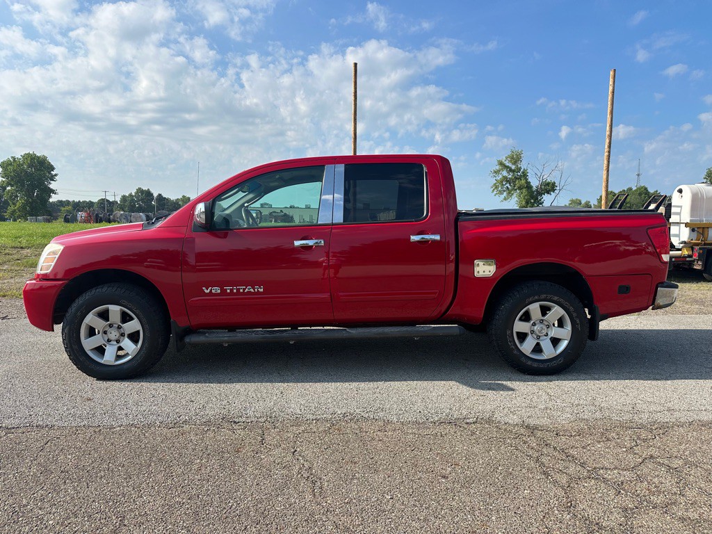 2005 Nissan Titan Image 2