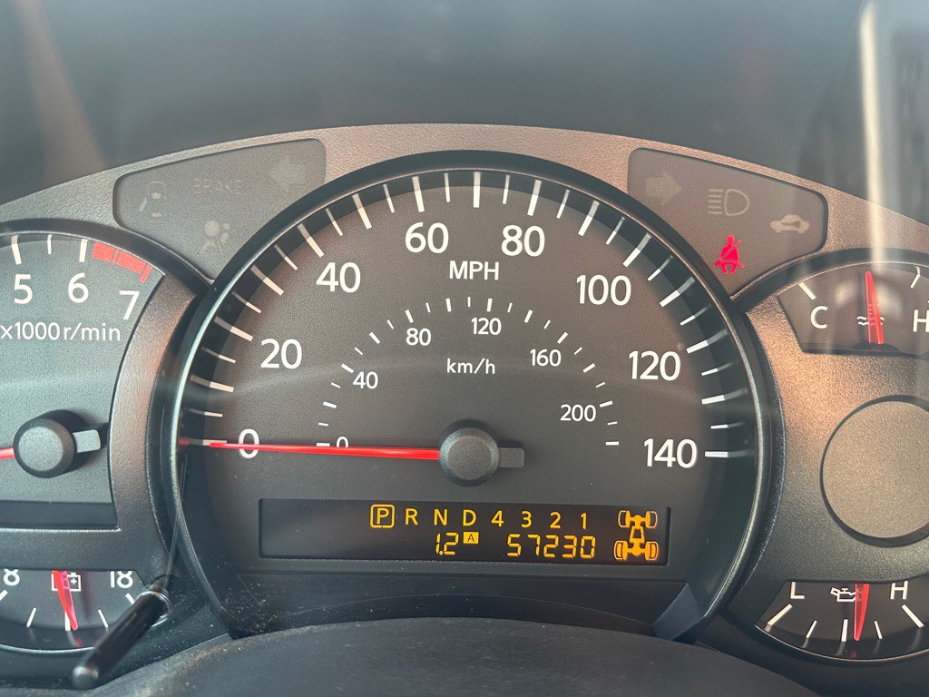 2005 Nissan Titan Image 12