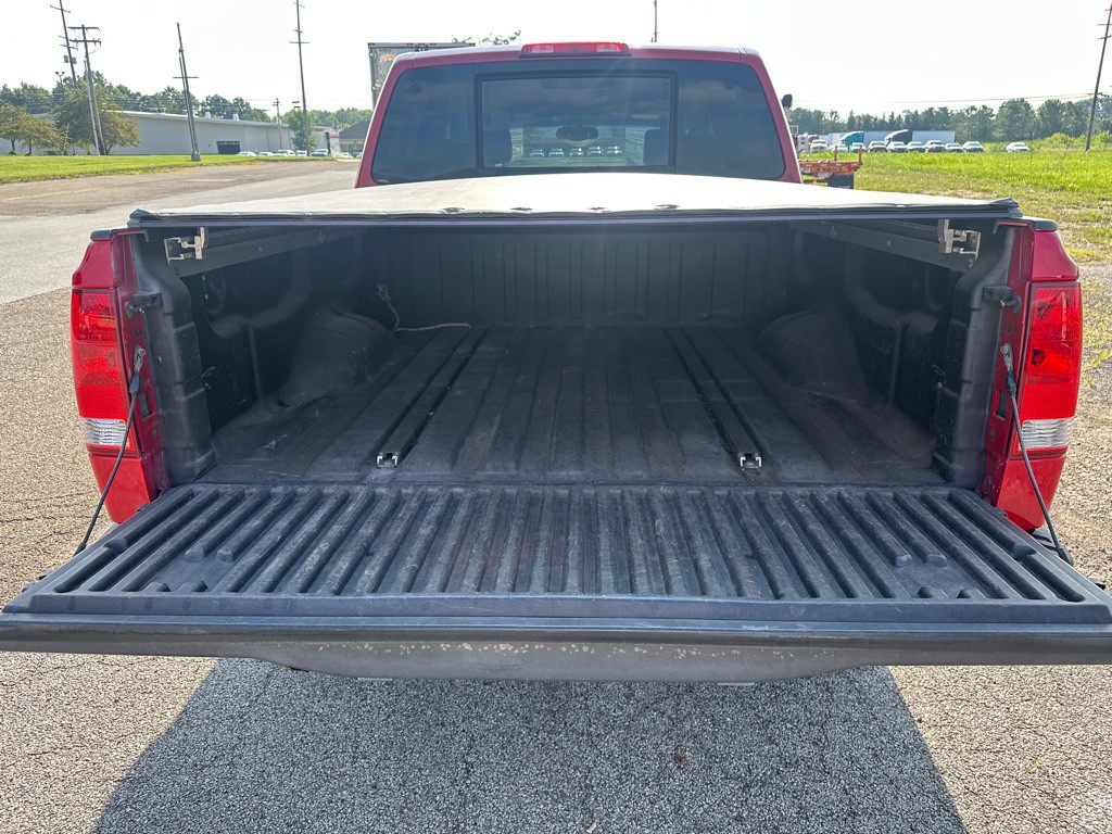 2005 Nissan Titan Image 13