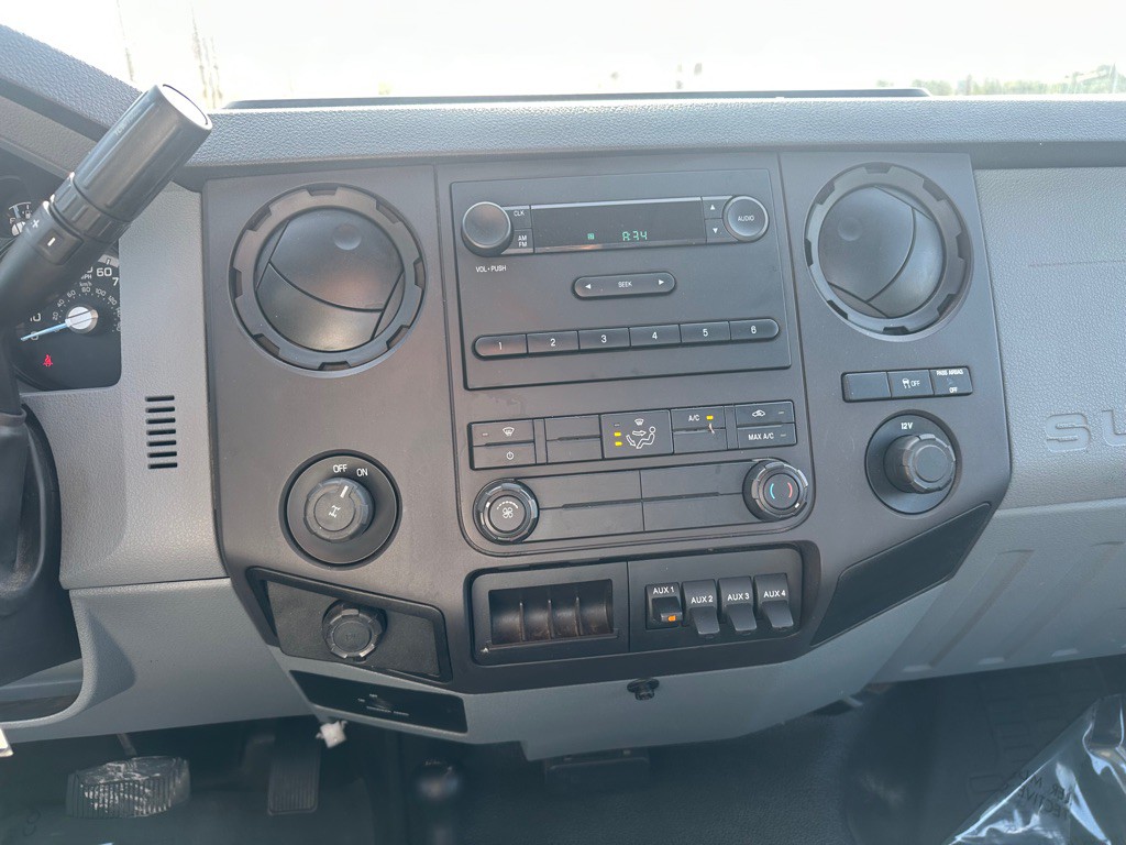2011 Ford F-250 Image 9