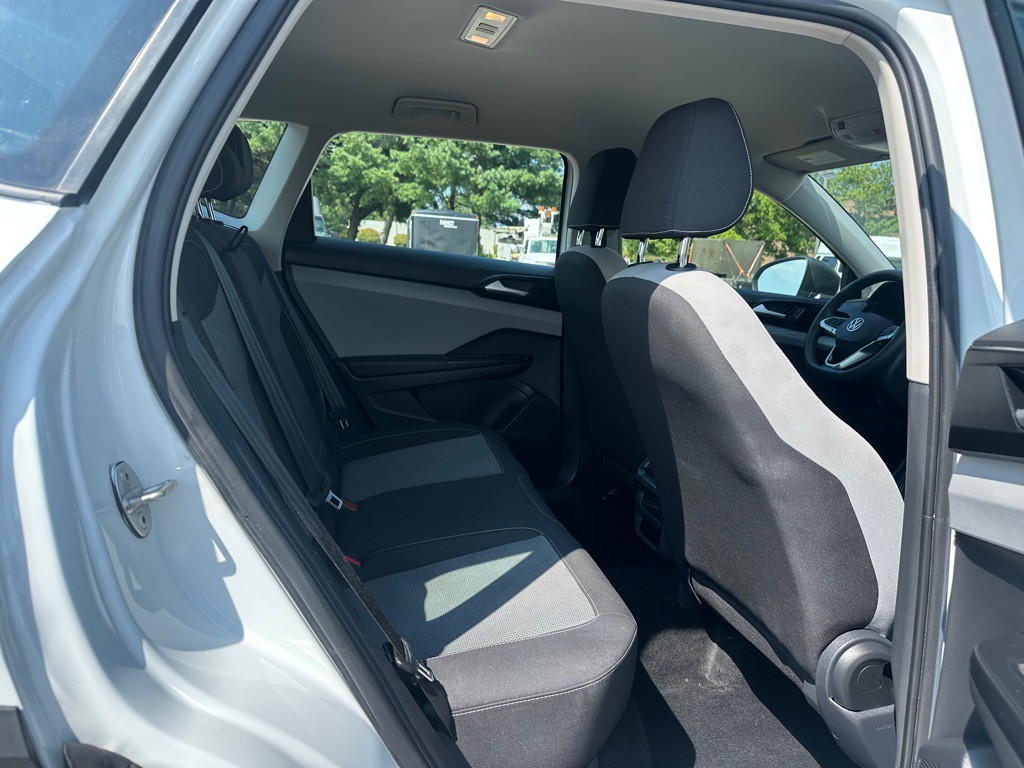 2022 Volkswagen Taos Image 10