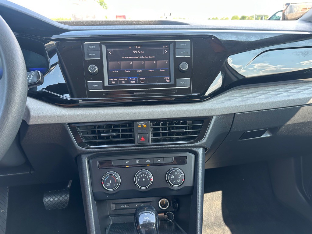 2022 Volkswagen Taos Image 14