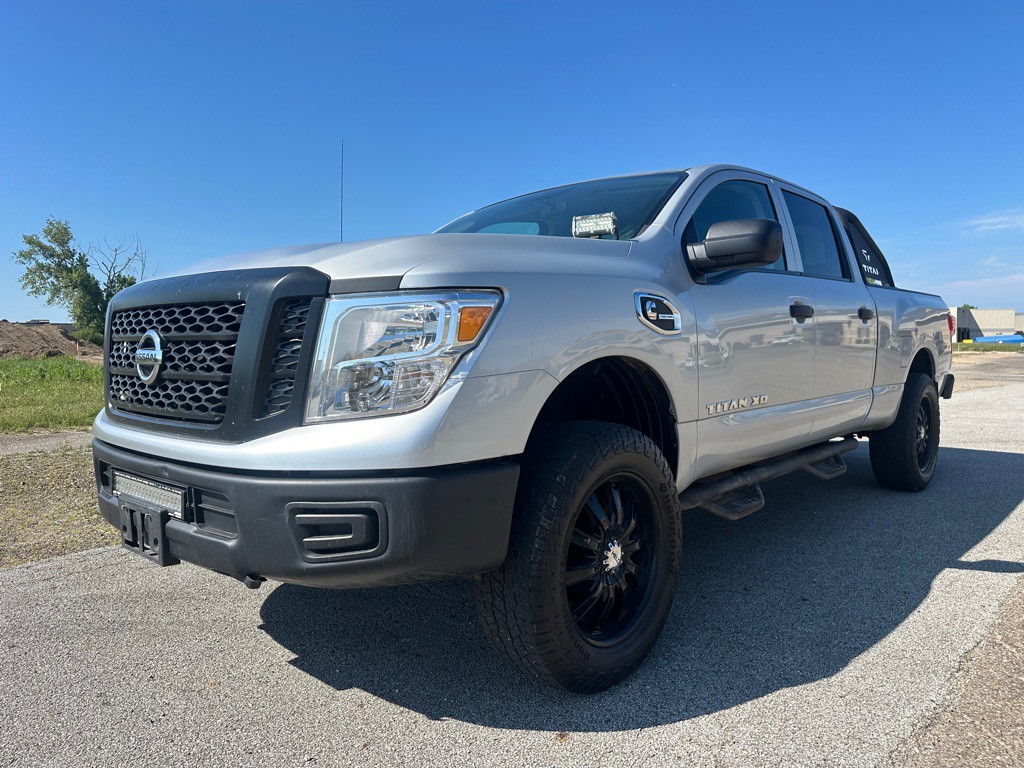 2018 Nissan Titan Image 1