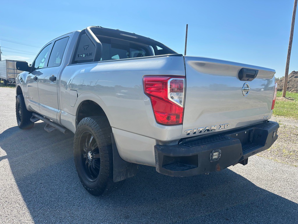 2018 Nissan Titan Image 3