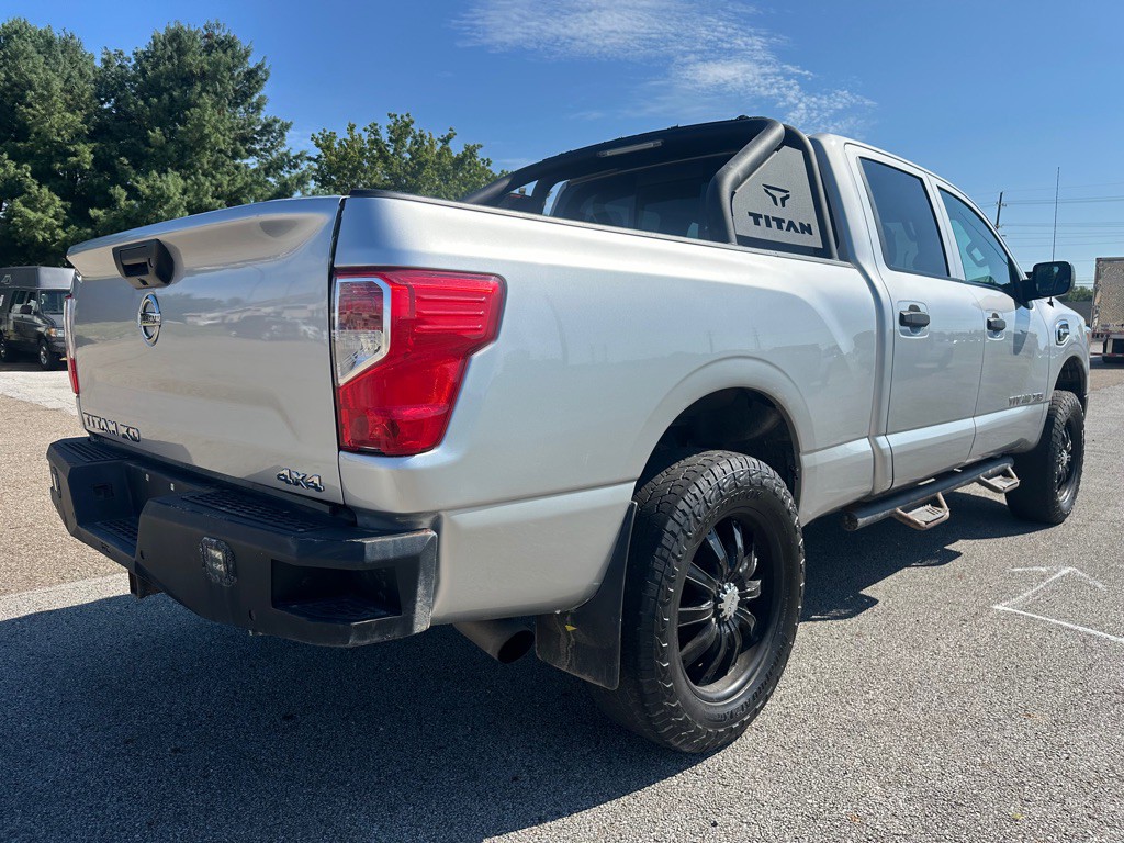 2018 Nissan Titan Image 4