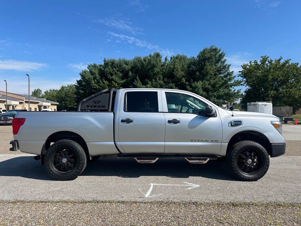 2018 Nissan Titan Image 6