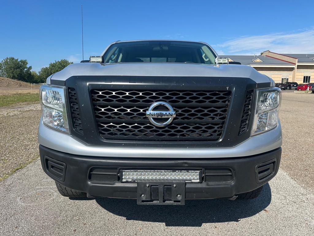 2018 Nissan Titan Image 7