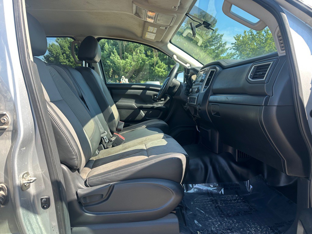 2018 Nissan Titan Image 9
