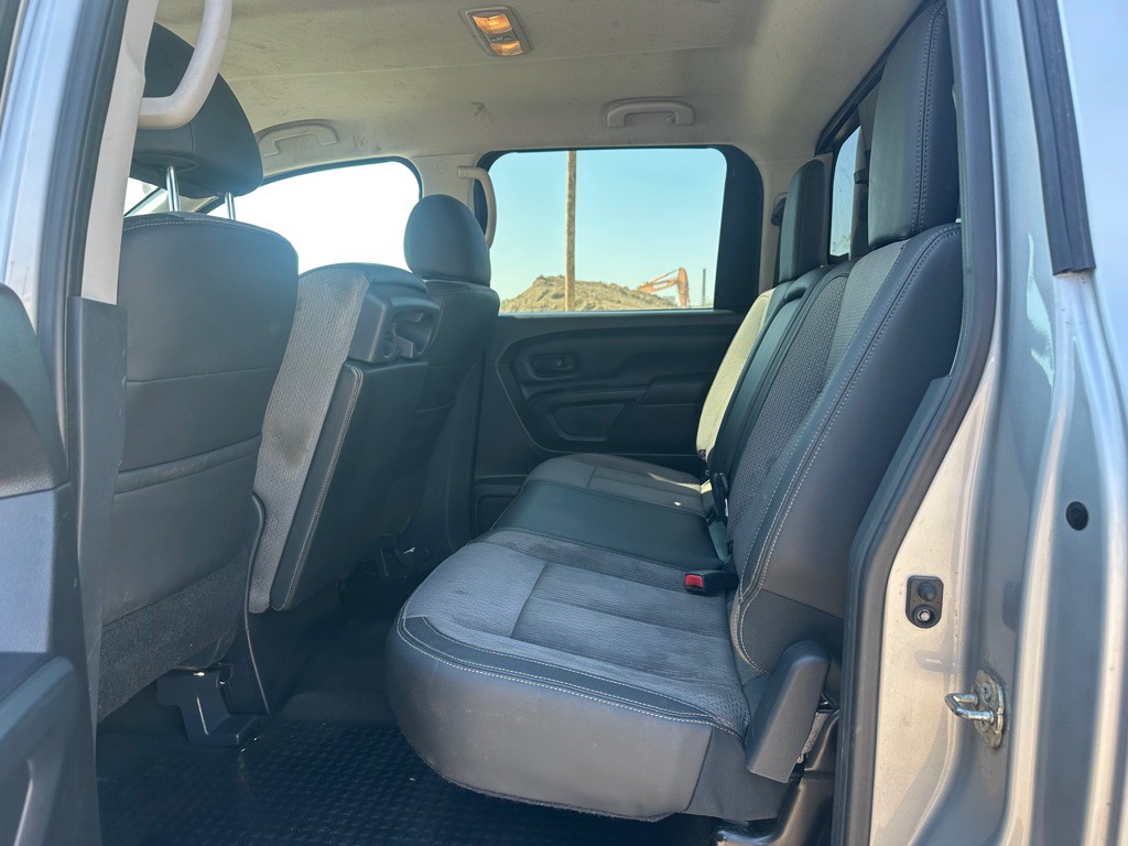 2018 Nissan Titan Image 11