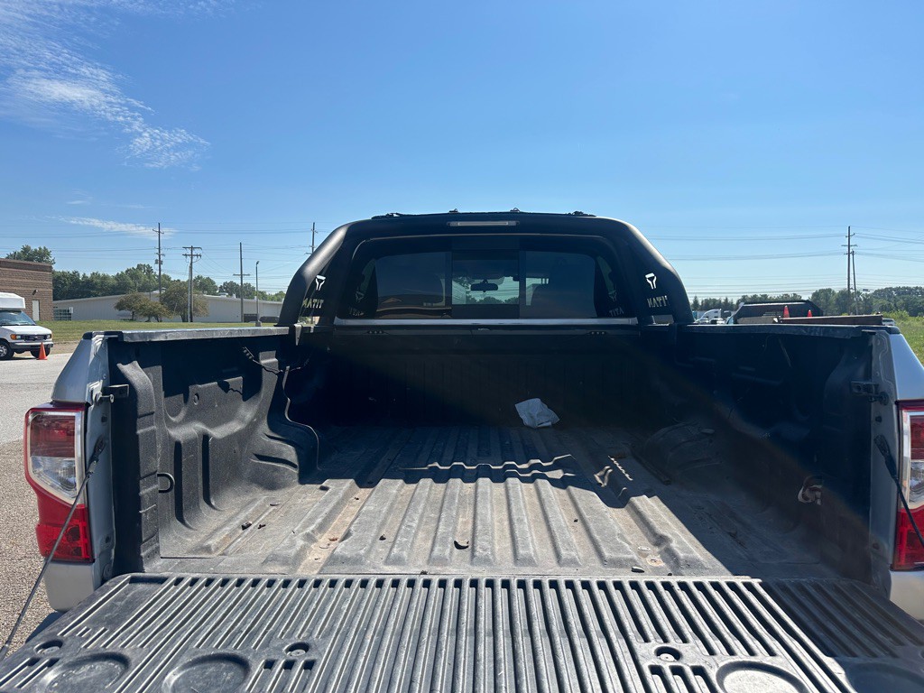 2018 Nissan Titan Image 15