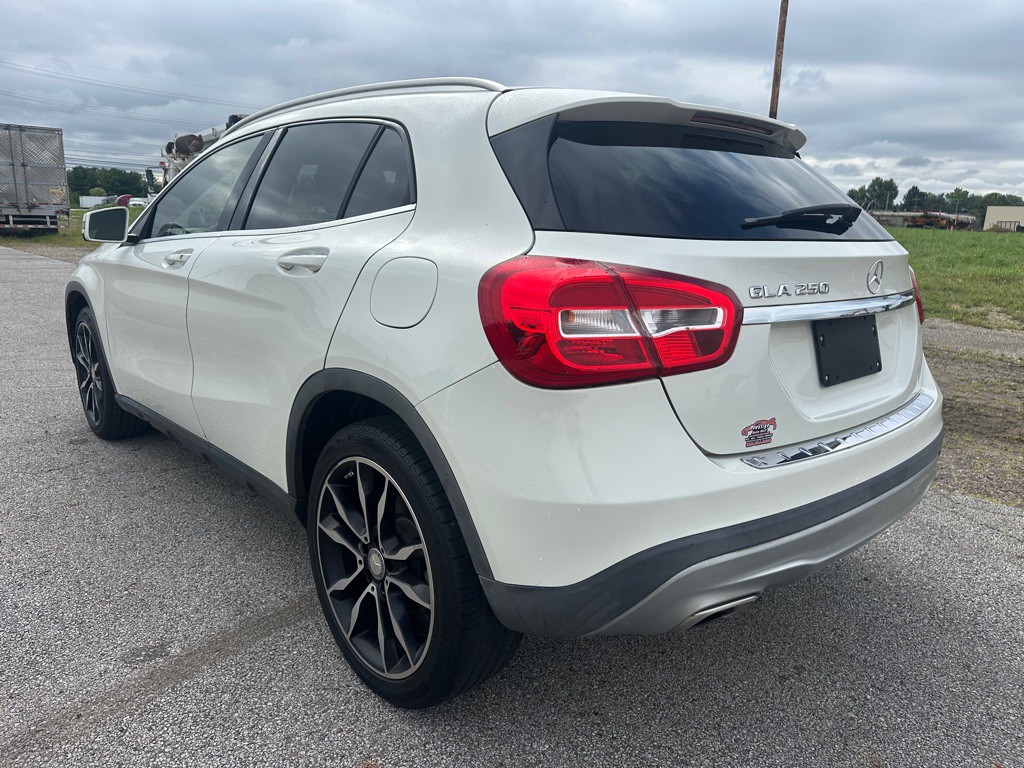 2016 Mercedes-Benz GLA-Class Image 3