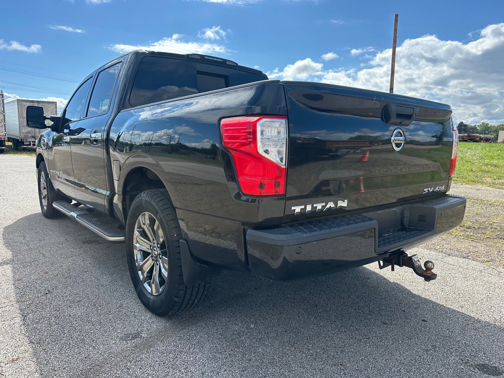 2017 Nissan Titan Image 5