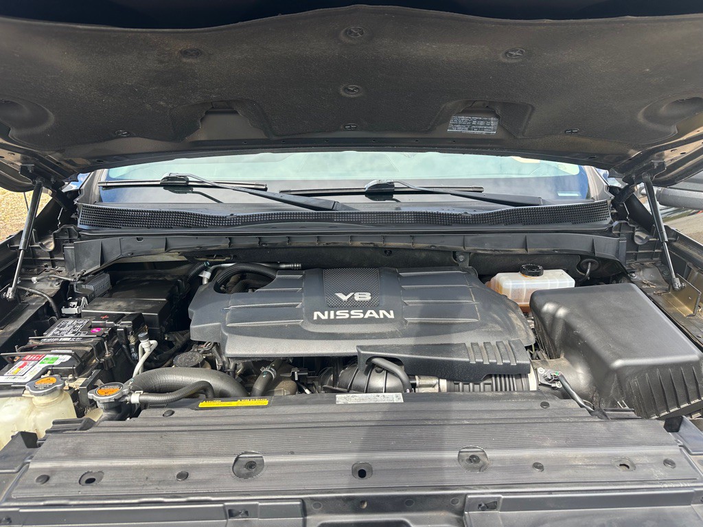 2017 Nissan Titan Image 20