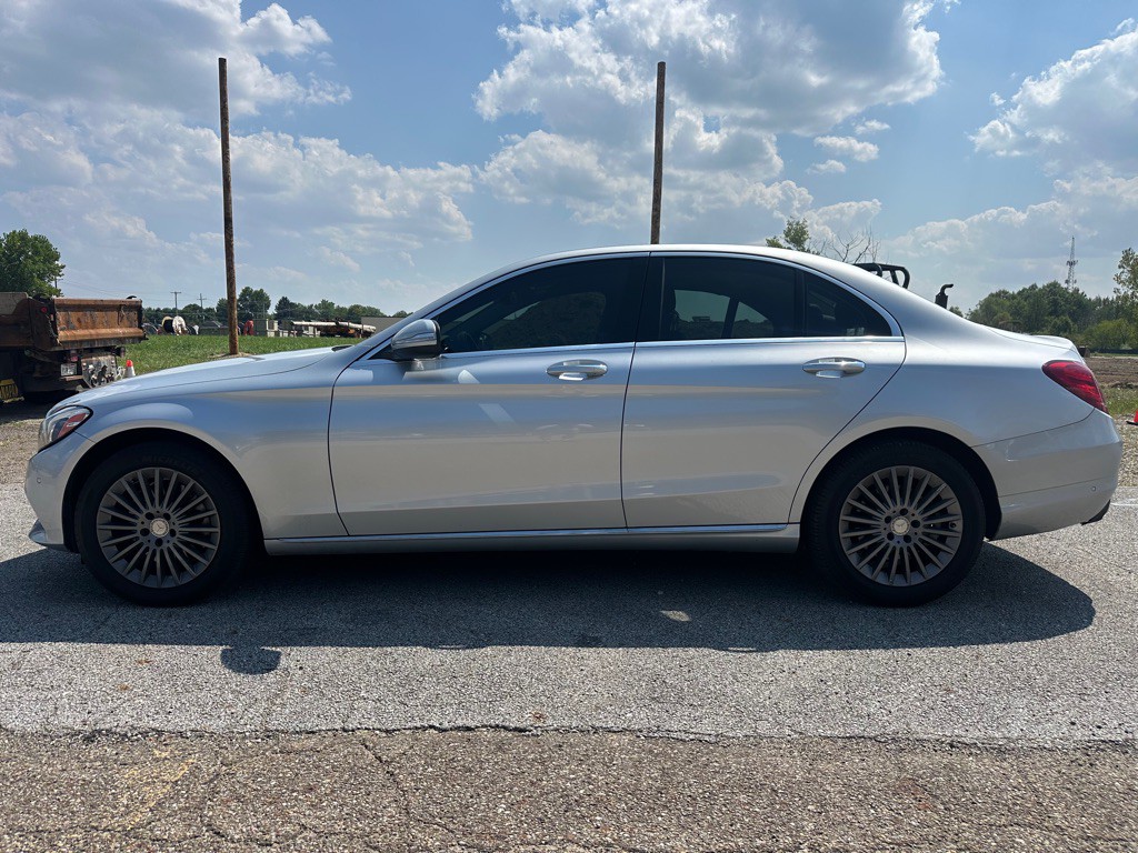 2015 Mercedes-Benz C-Class Image 2