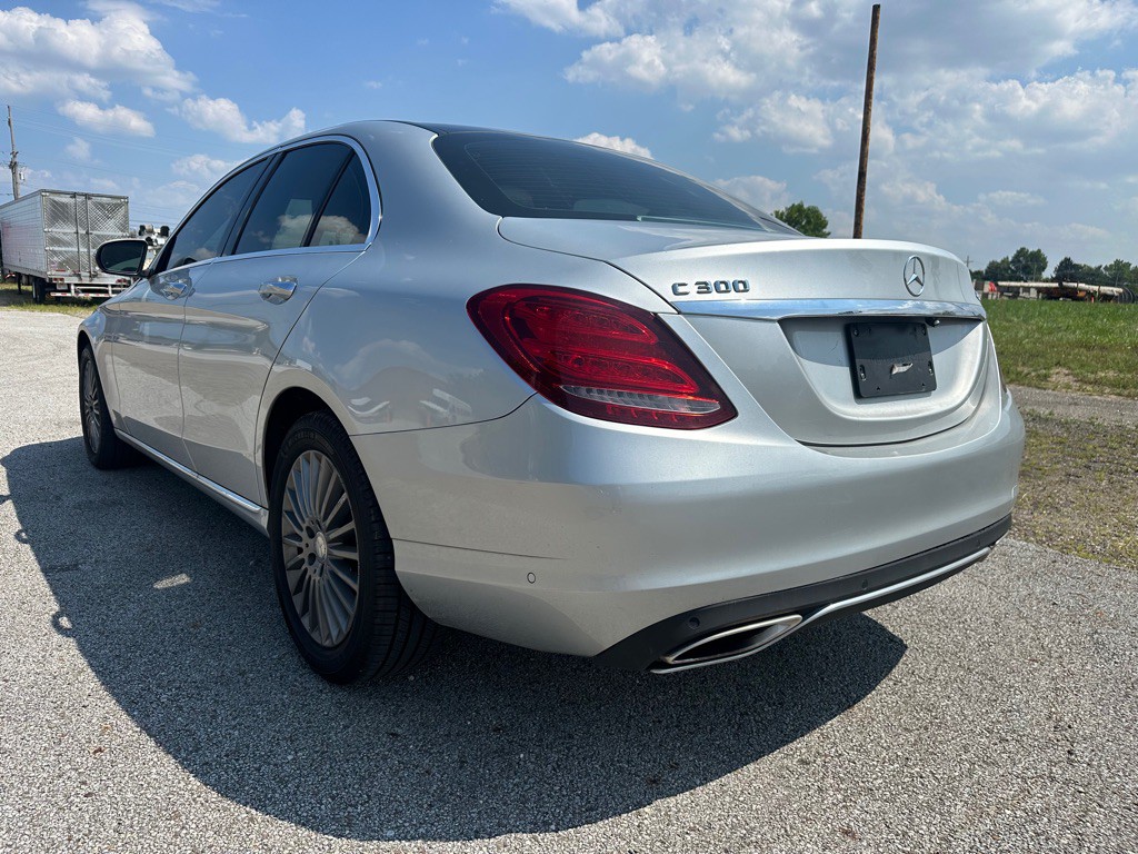 2015 Mercedes-Benz C-Class Image 3