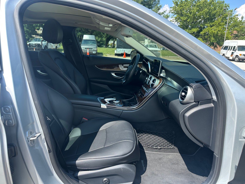 2015 Mercedes-Benz C-Class Image 10