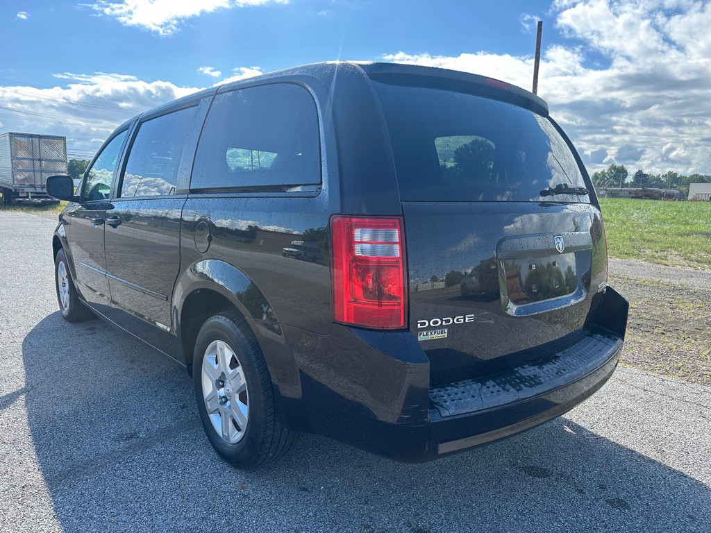 2010 Dodge Grand Caravan Image 3