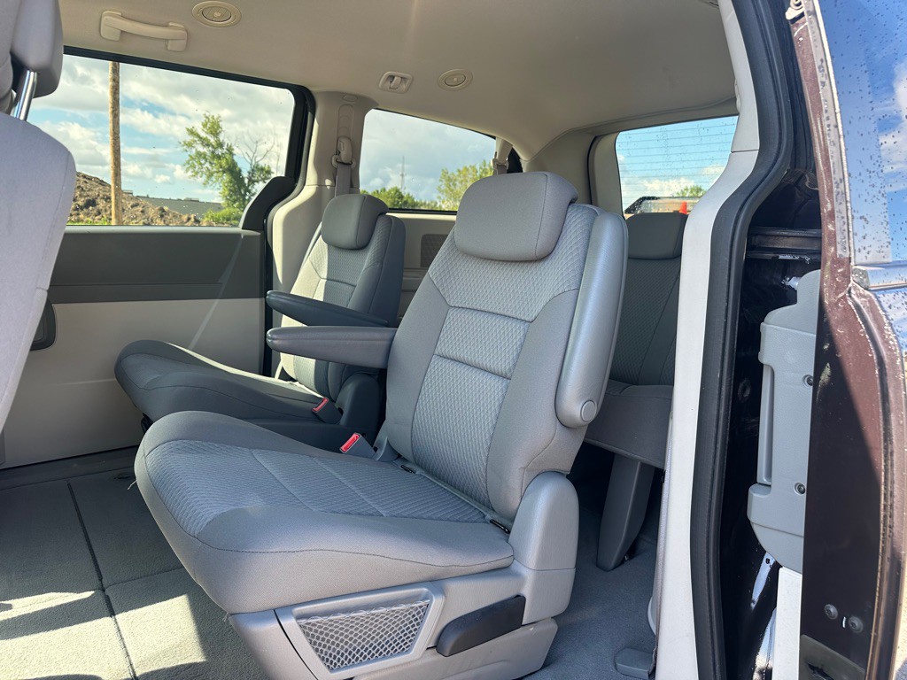 2010 Dodge Grand Caravan Image 11