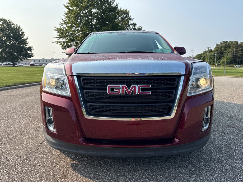 2010 GMC Terrain Image 2