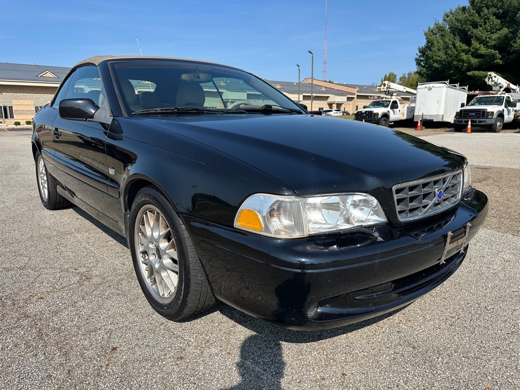 2004 Volvo C70 Image 5