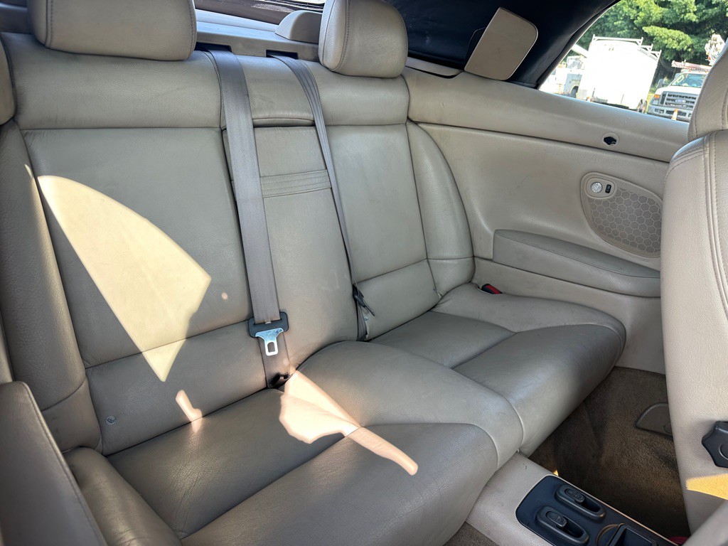 2004 Volvo C70 Image 10