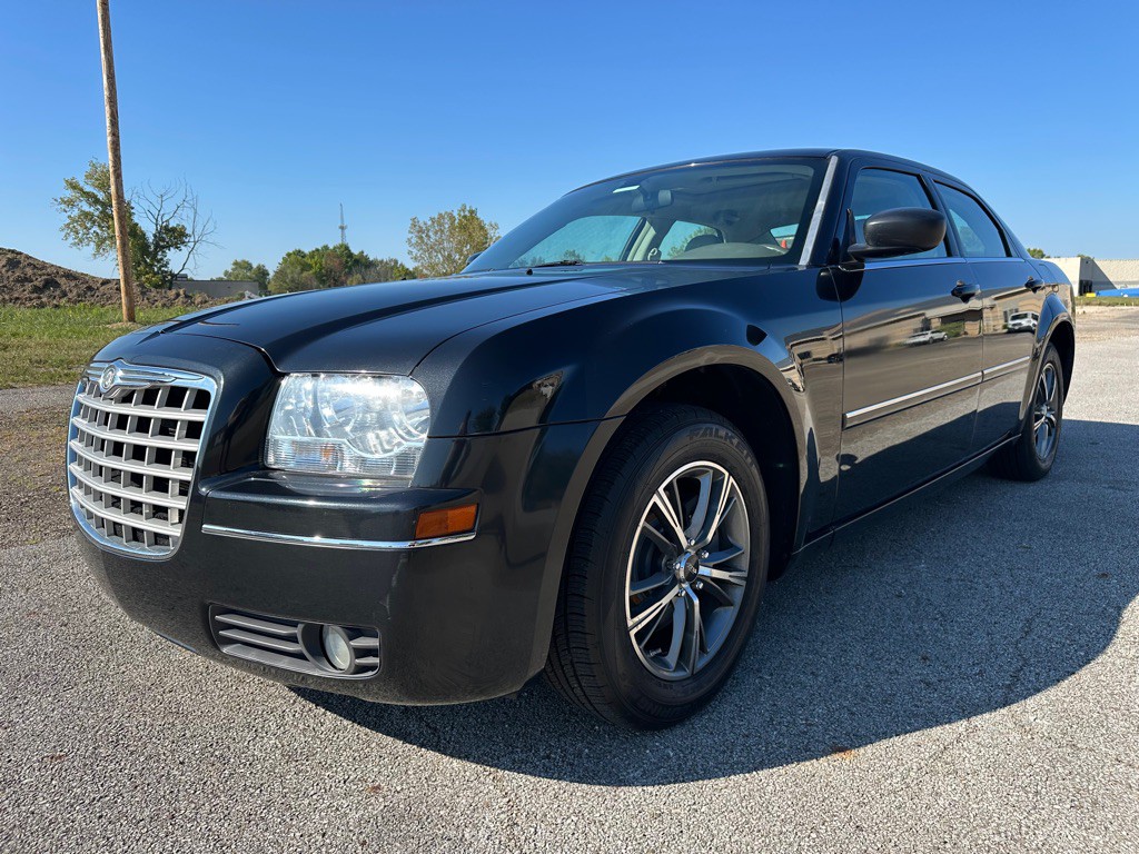 2007 Chrysler 300 Image 1