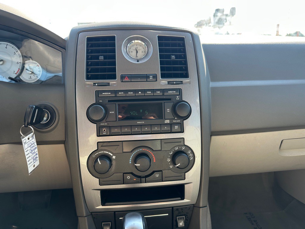 2007 Chrysler 300 Image 11
