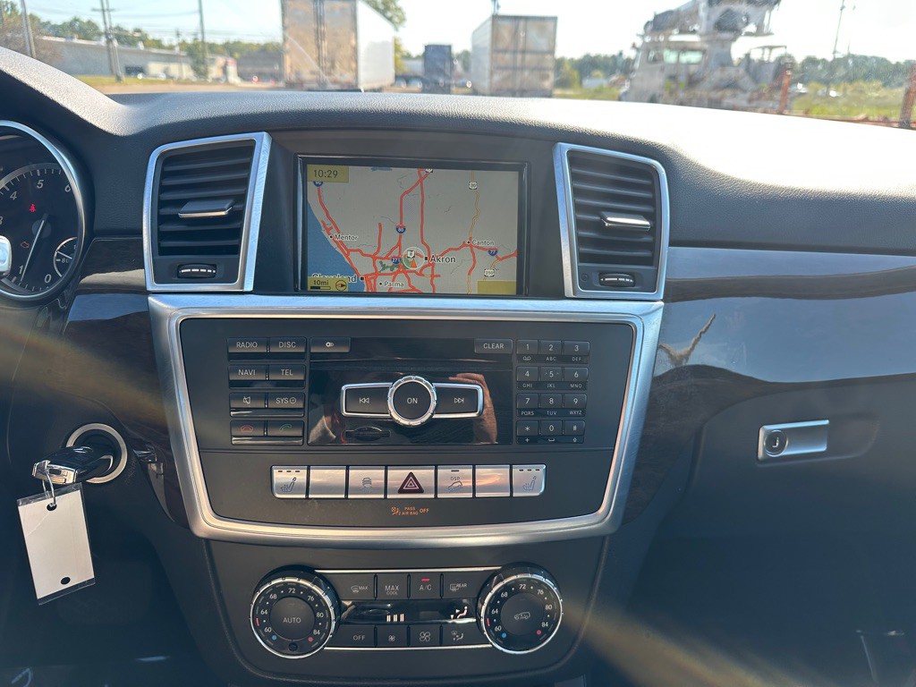 2012 Mercedes-Benz M-Class Image 15