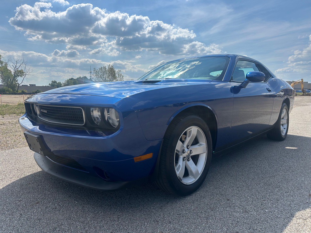 2012 Dodge Challenger Image 1