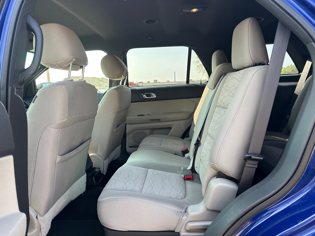 2015 Ford Explorer Image 12