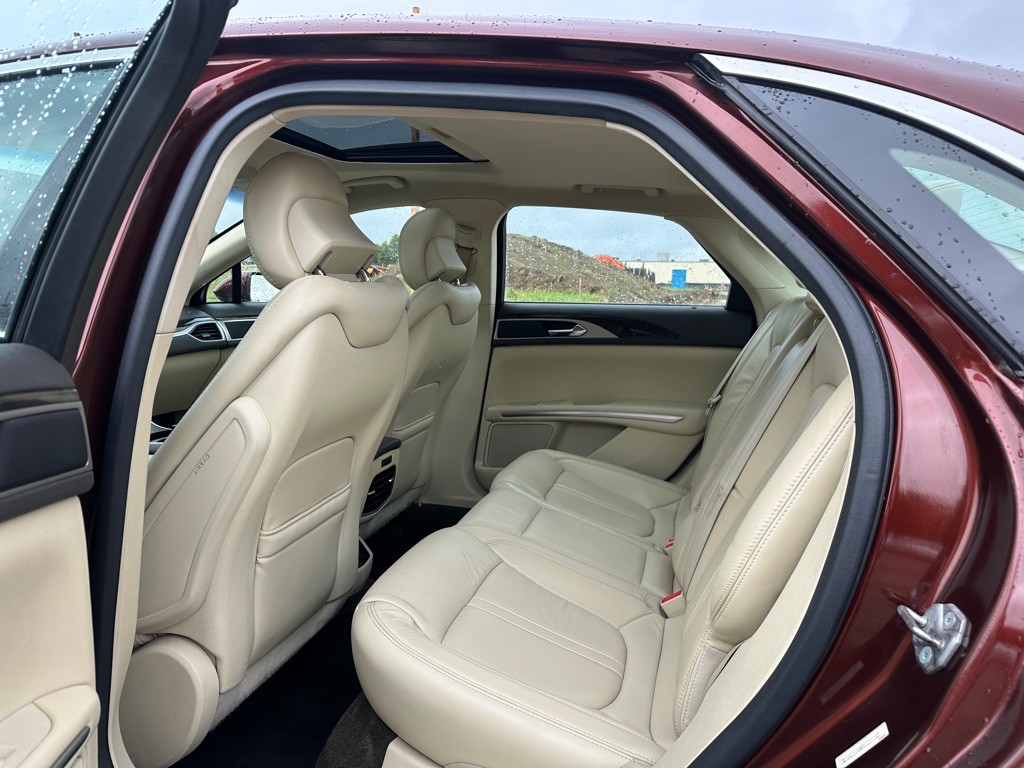 2015 Lincoln MKZ Image 9