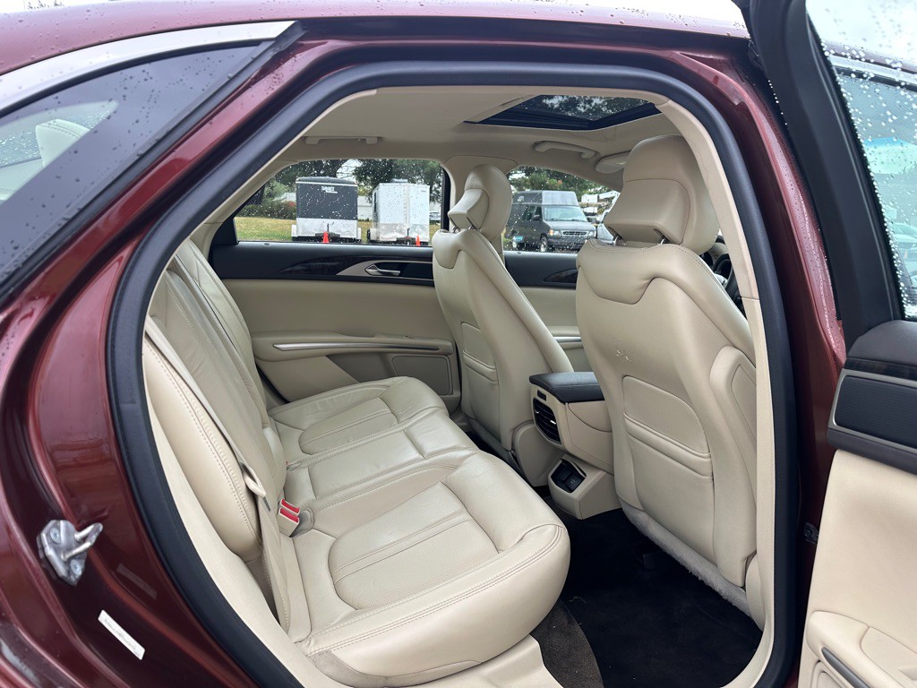 2015 Lincoln MKZ Image 10