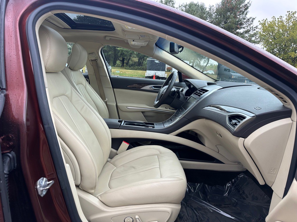 2015 Lincoln MKZ Image 11