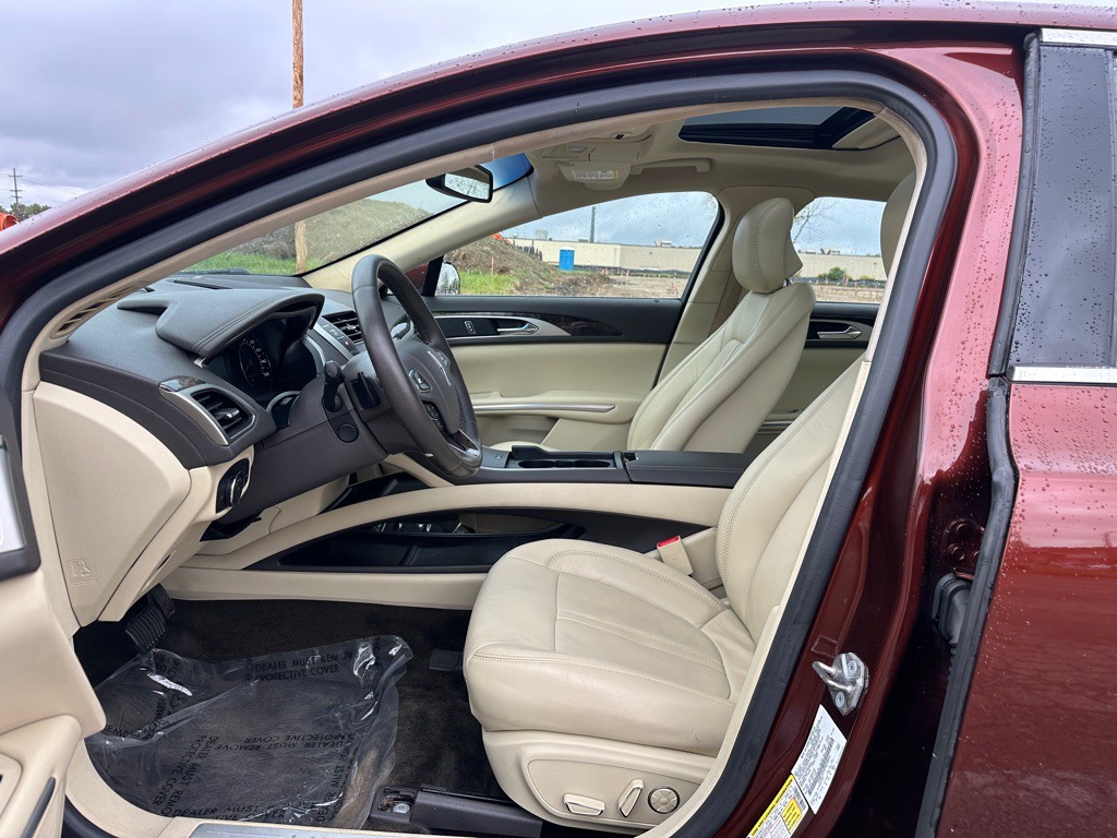 2015 Lincoln MKZ Image 12