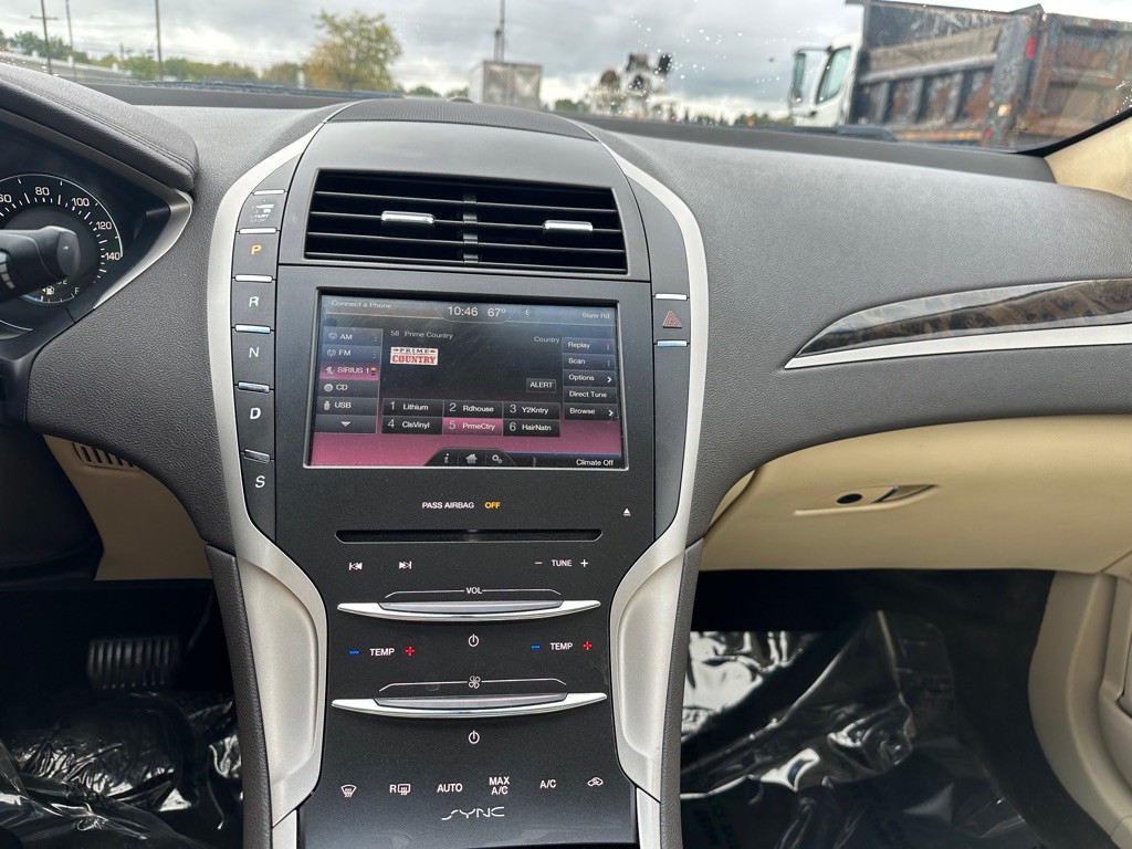 2015 Lincoln MKZ Image 14