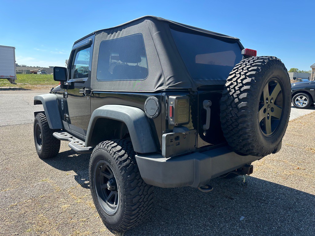 2011 Jeep Wrangler Image 4