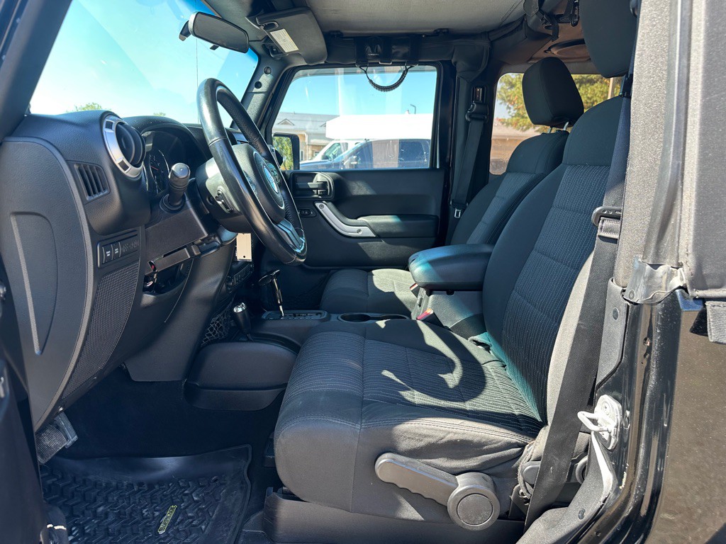 2011 Jeep Wrangler Image 11