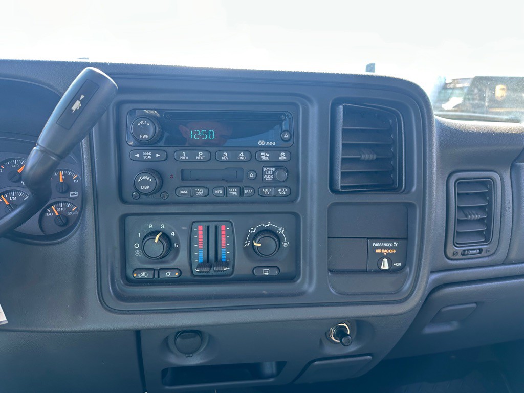 2003 Chevrolet Silverado 1500 Image 13