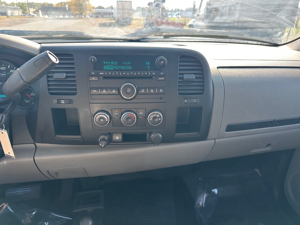 2011 GMC Sierra Image 11