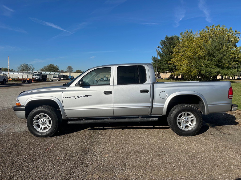 2004 Dodge Dakota Image 2