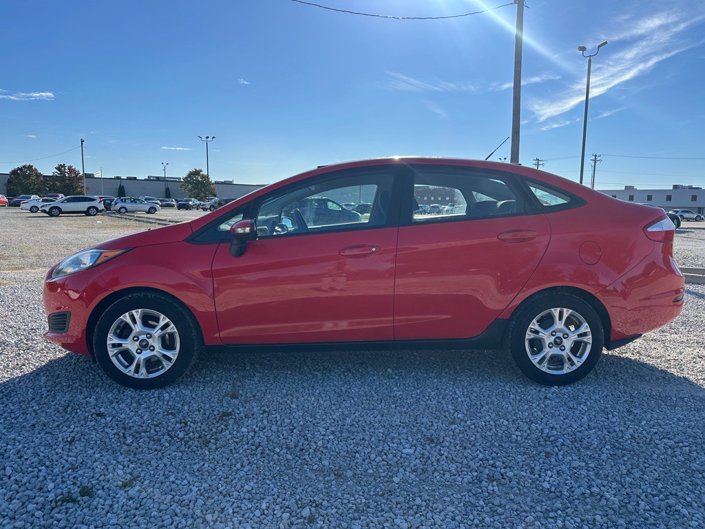 2014 Ford Fiesta Image 2