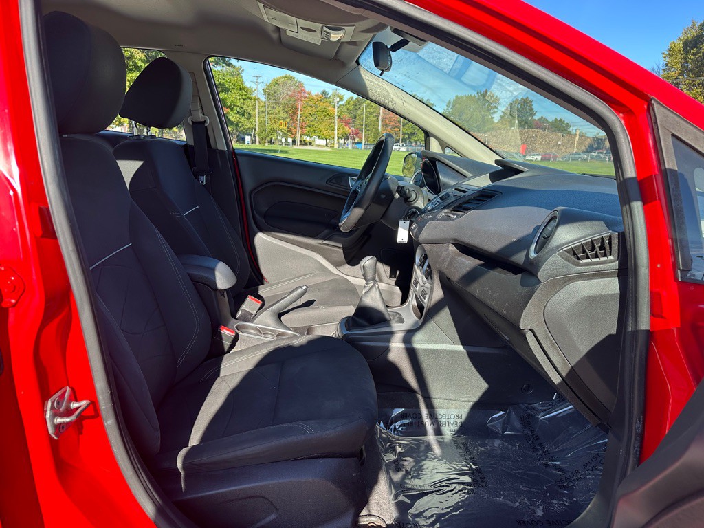 2014 Ford Fiesta Image 8