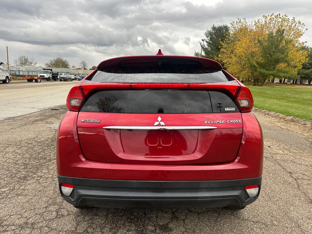 2018 Mitsubishi Eclipse Image 4