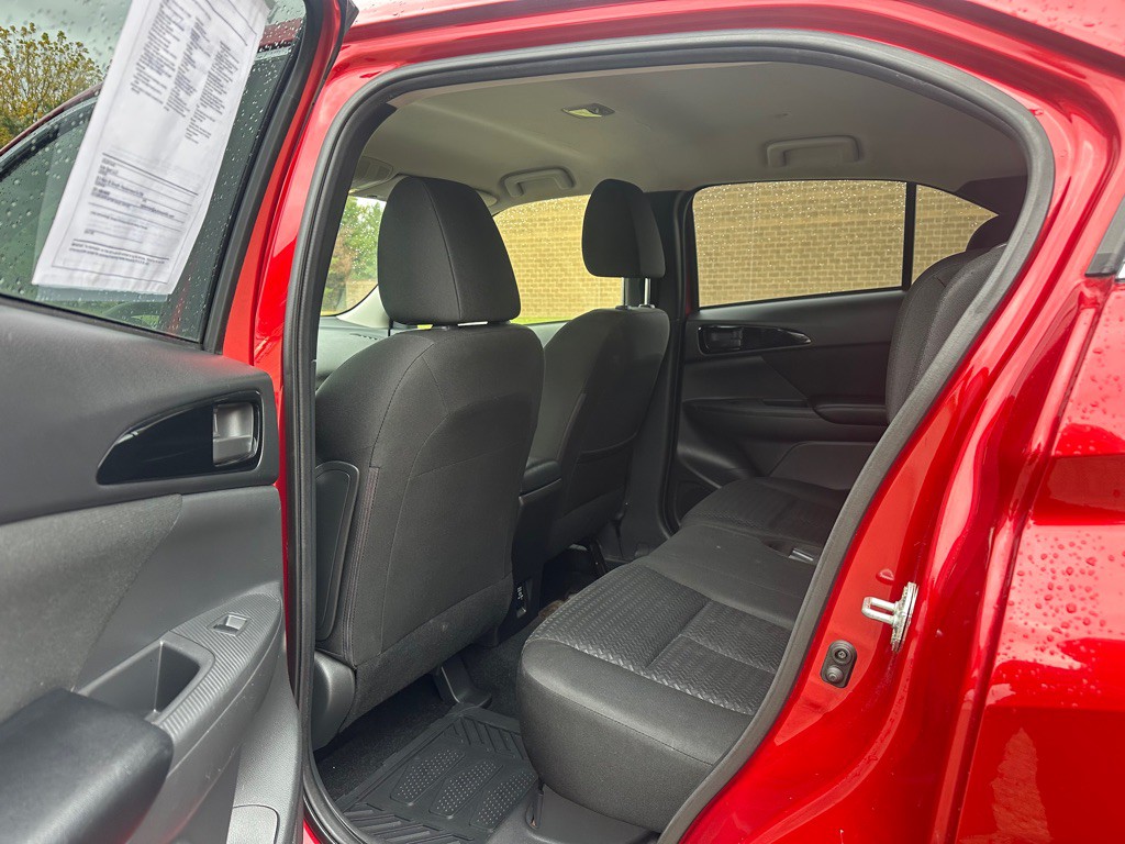 2018 Mitsubishi Eclipse Image 10