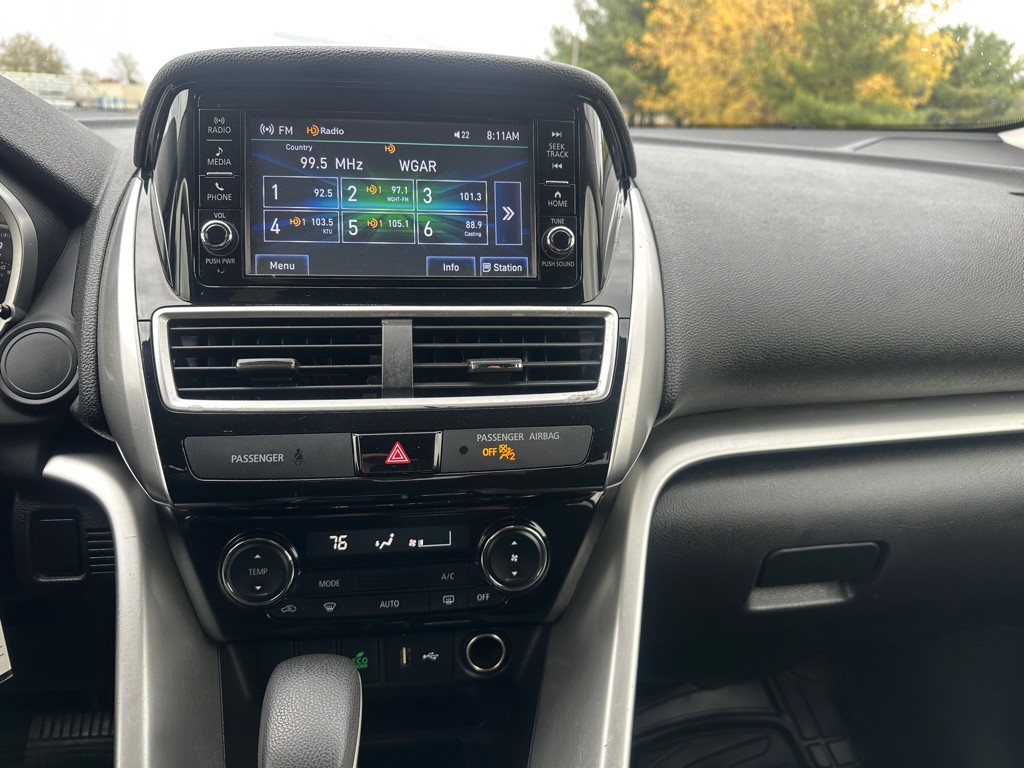 2018 Mitsubishi Eclipse Image 14